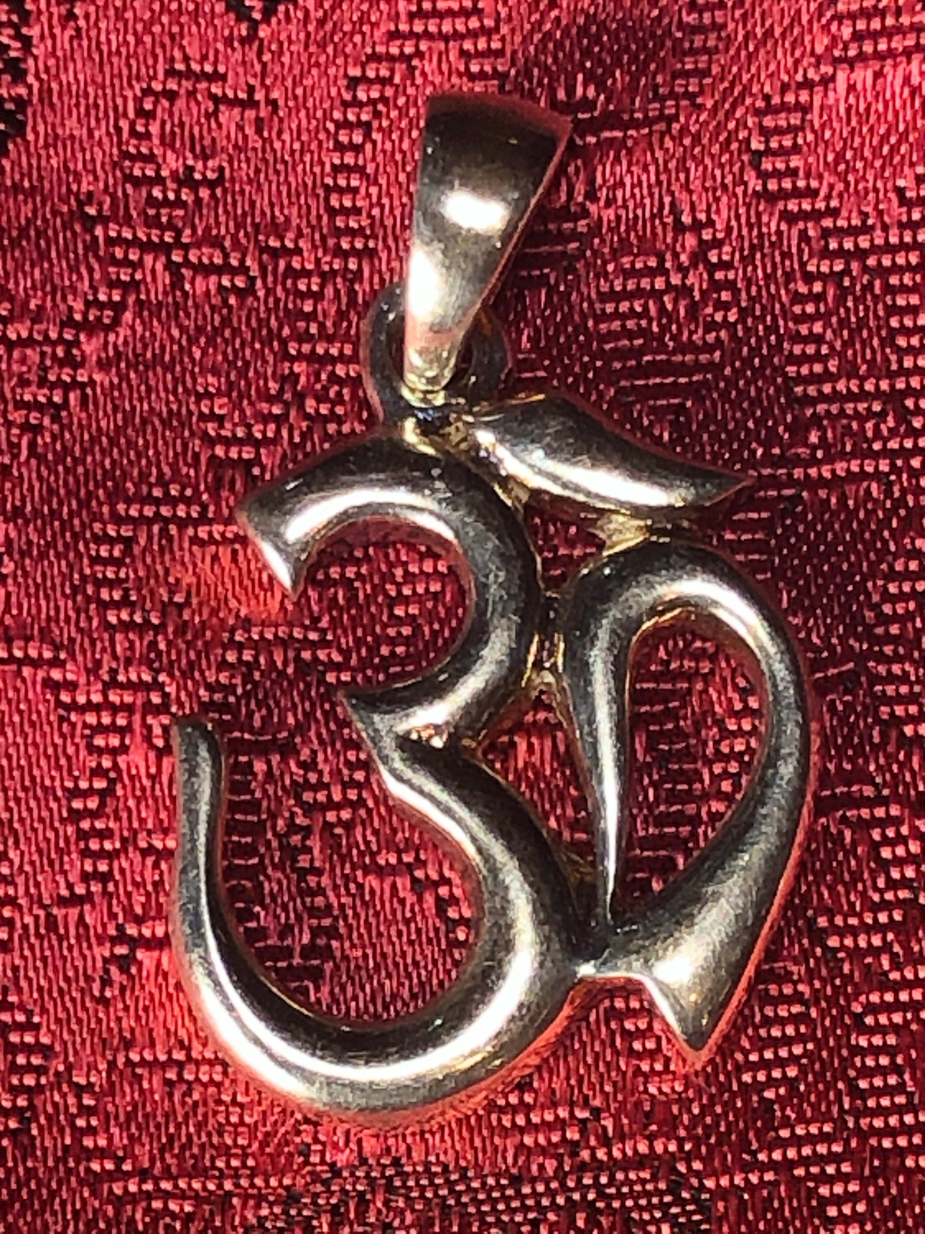 Om Silver Pendant(TGSP 17)