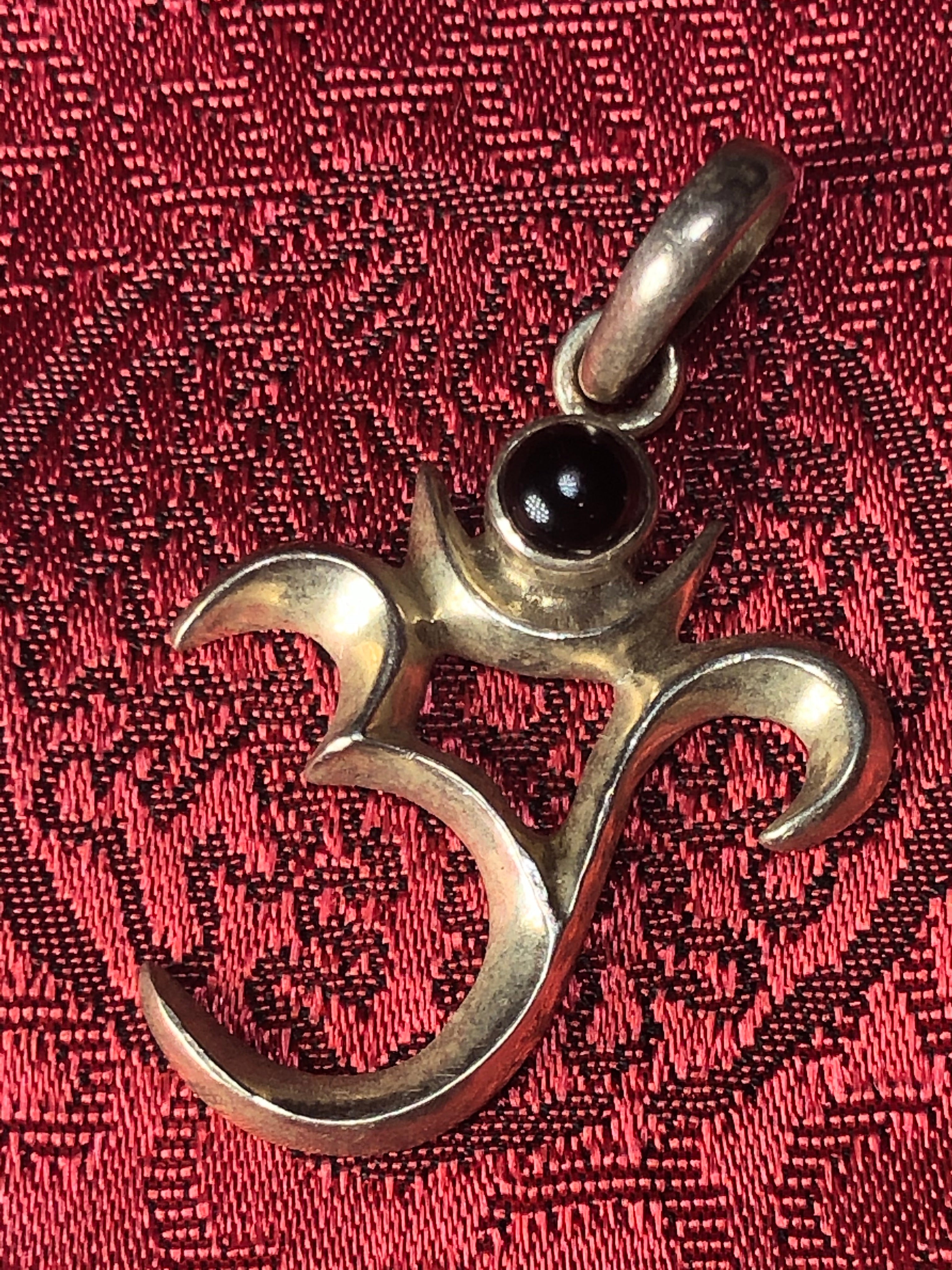 Silver Om Pendant(TGSP 18)