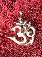 Silver Om Pendant(TGSP 13)