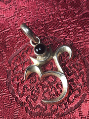 Silver Om Pendant(TGSP 18)