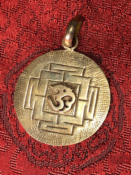 Silver Om Mandala Pendant(TGSP 42)