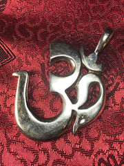 Silver Large Om Pendant(TGSP 24)