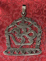 Silver Om Pendant(TGSP 39)