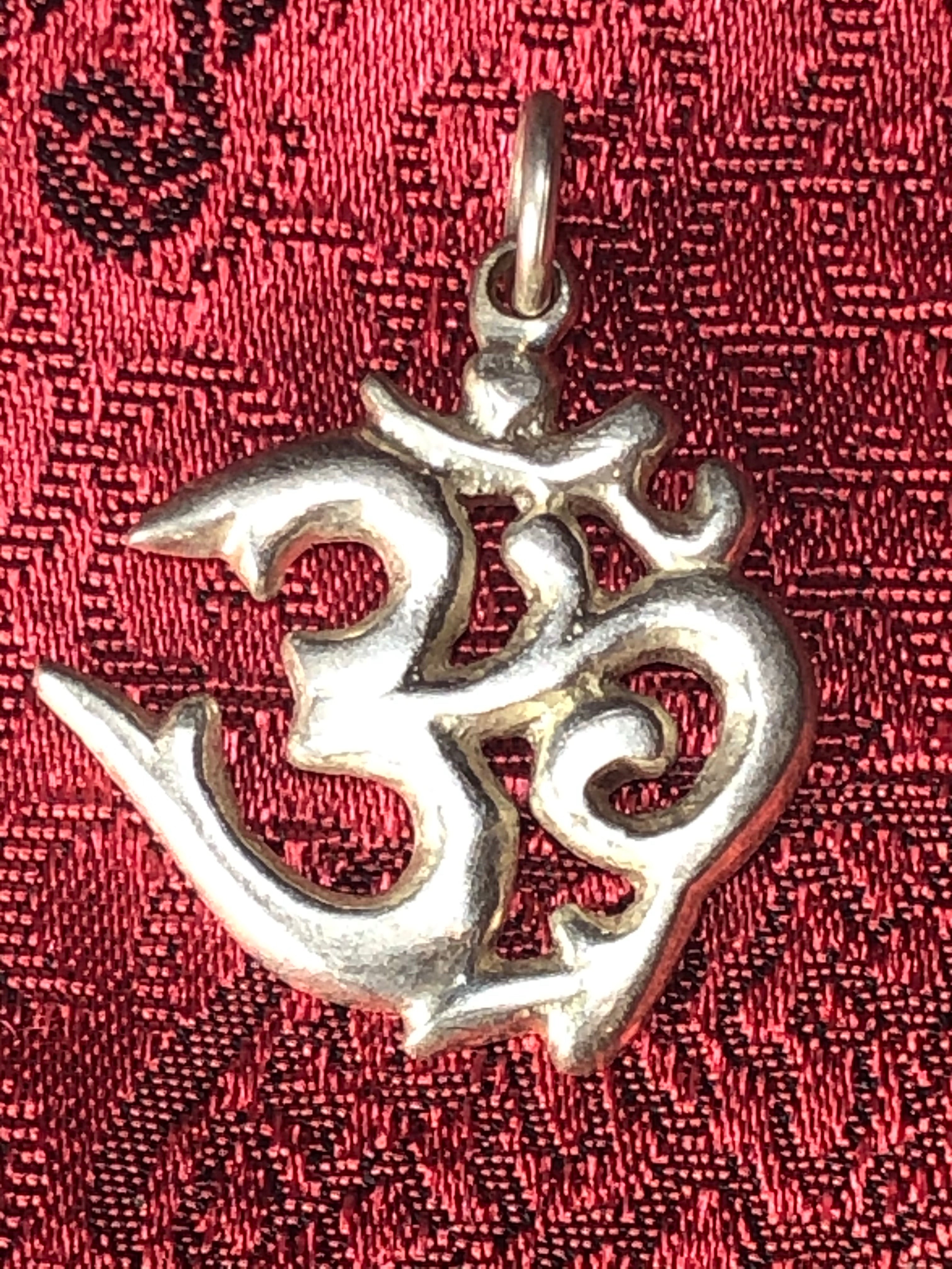 Silver Om Pendant(TGSP 13)