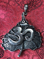 Silver Om Bodhie Leaf Pendant(TGSP 43)