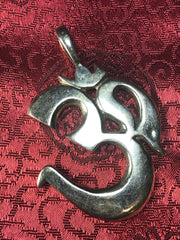 Silver Large Om Pendant(TGSP 24)