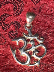 Silver Om Pendant(TGSP 16)