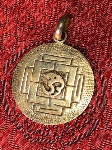 Silver Om Mandala Pendant(TGSP 42)