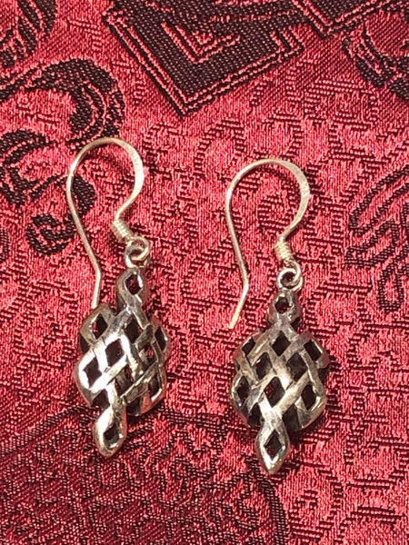 Endless Knott Silver Earrings(TGSE 101)