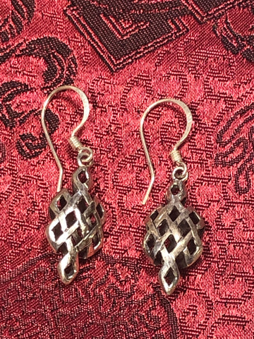 Endless Knott Silver Earrings(TGSE 101)