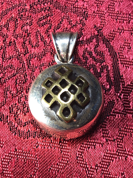 Tibetan Endless Knott Silver Pendant(TGSP 70)